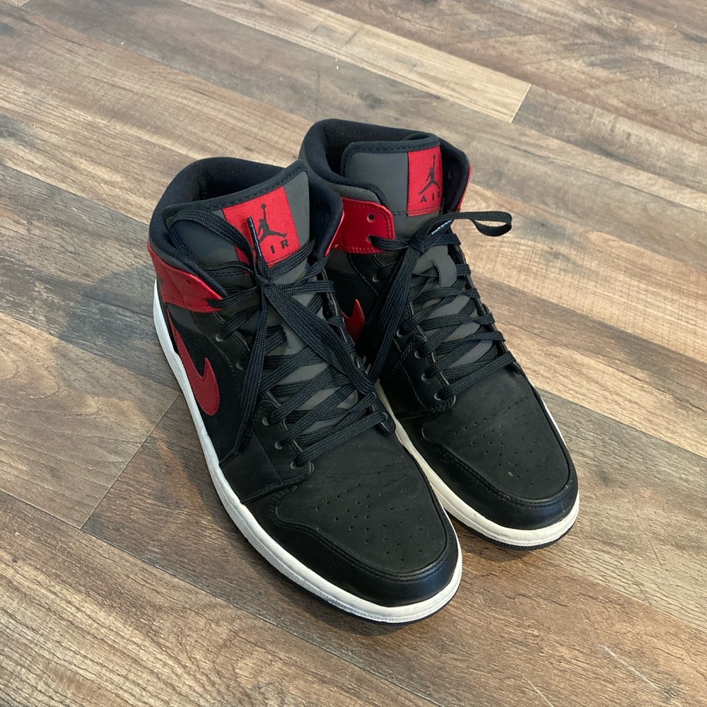 Air jordan 1 mid gym red